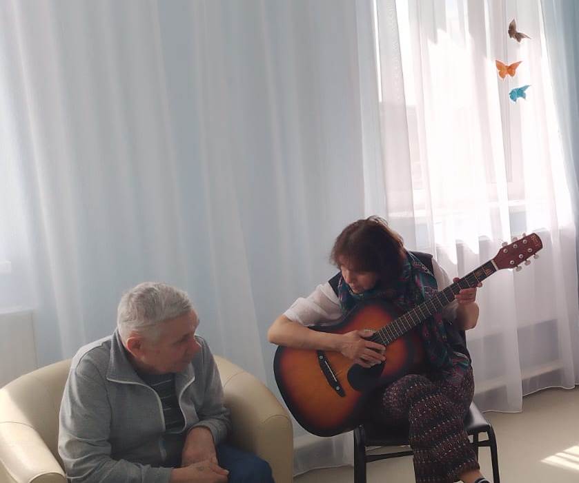 «А музыка звучит…»